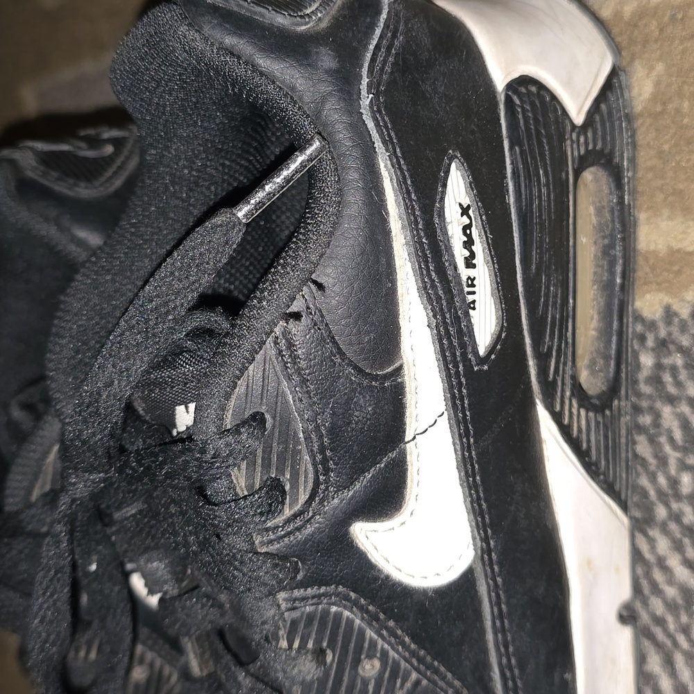Air Max - Picture 3 of 3